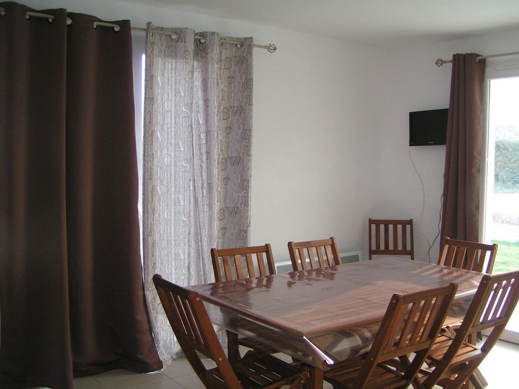 Aux Couleurs D'Ardeche Apartment Vallon-Pont-d'Arc Room photo