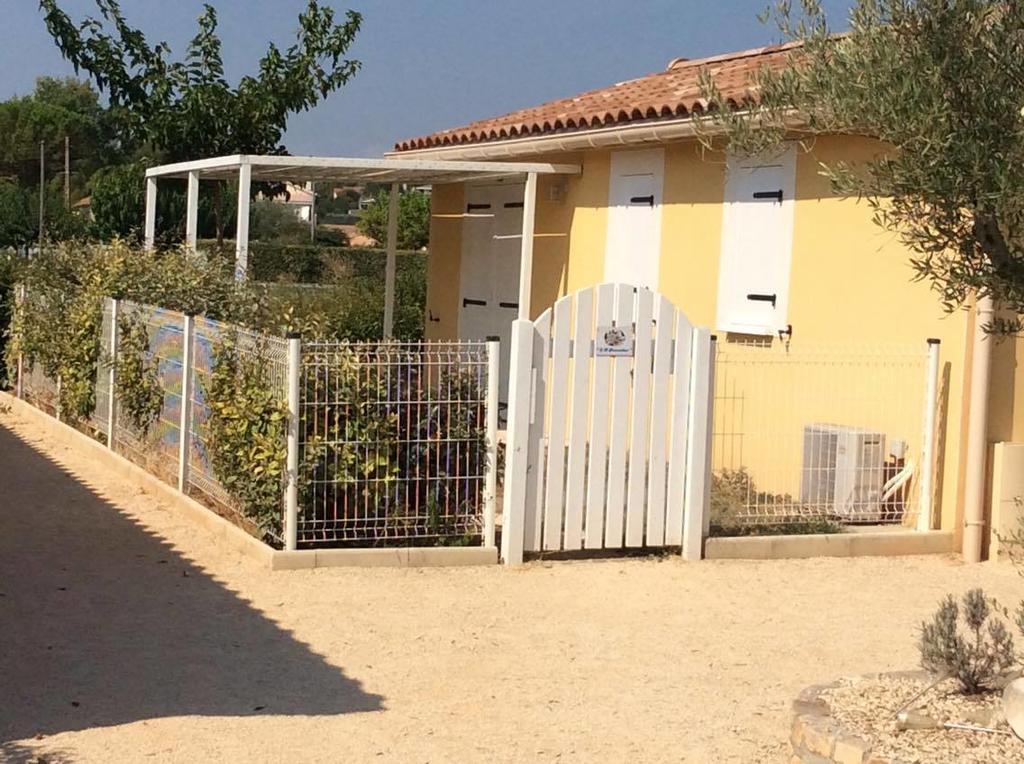 Aux Couleurs D'Ardeche Apartment Vallon-Pont-d'Arc Exterior photo